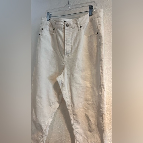 Frye Women's White Straight Leg Jeans Size 12 - Picture 2 of 6